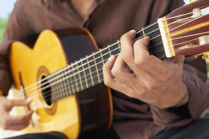 what-is-a-classical-guitar-cmuse